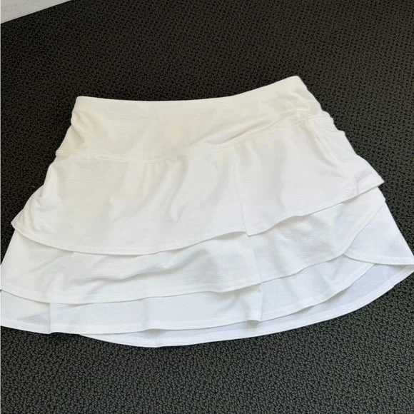White Athleta XS ruffle skirt. Never worn. - Picture 1 of 3